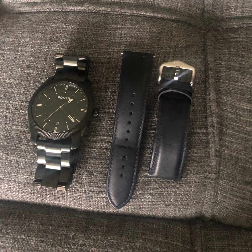 Fossil Watch with extra band.
